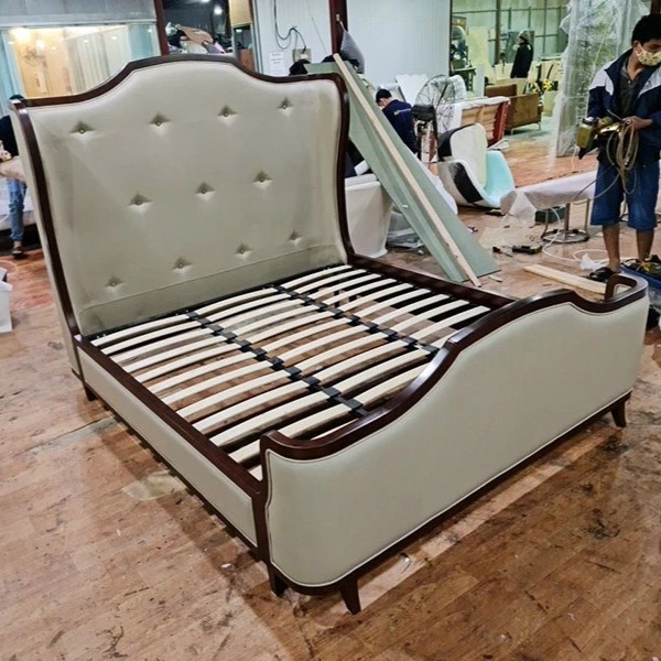 Giường ngủ gỗ bọc đệm tân cổ điển Pula PB28